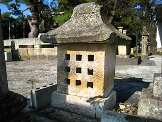 新貝弥七郎の墓（林泉寺）